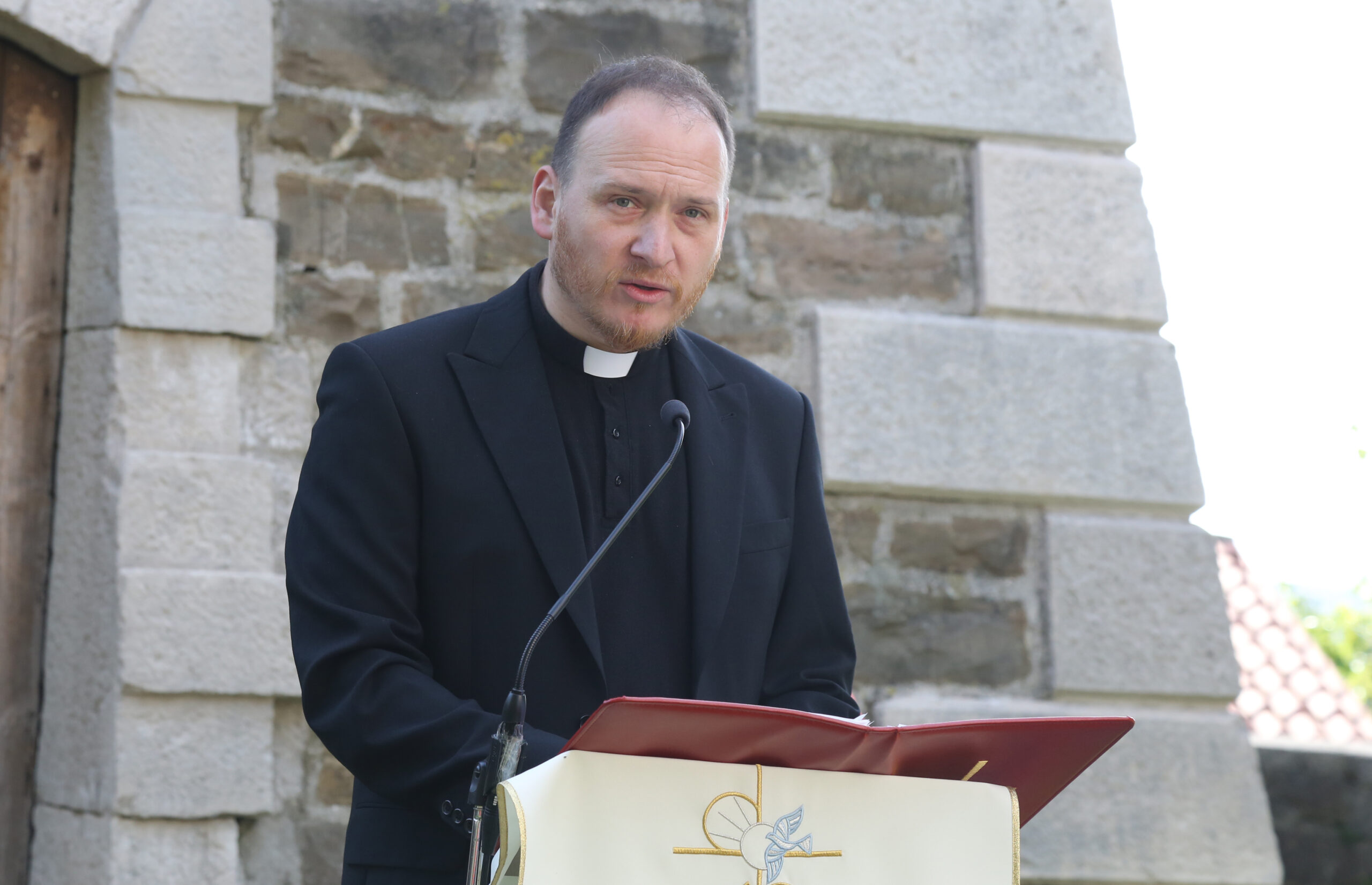 Il Vicario per i Fedeli di lingua slovena Sac. Tomaž Kunaver.